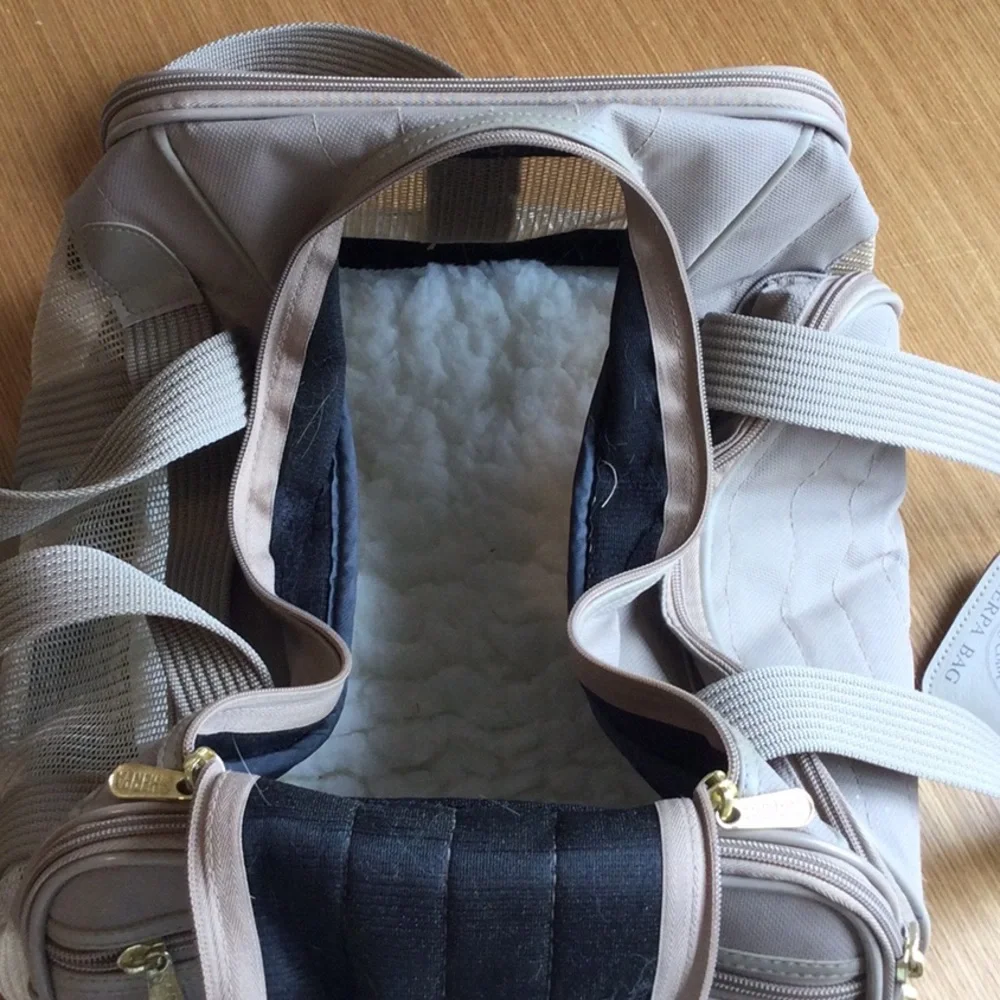 Original Sherpa Deluxe Pet Carrier. Beige